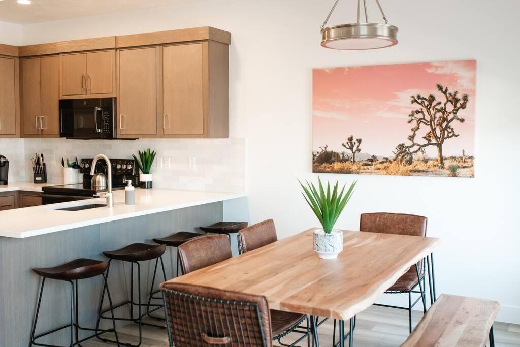 Zen Trail Retreat - New 5 Bedroom Luxury Condo St. George Ngoại thất bức ảnh